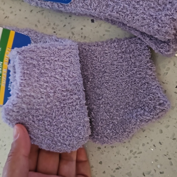 2 PAIRS MED PEDS SOCKS SUPER SOFT FUZZY FOR DRY SKIN WITH ALOE VERA - Picture 4 of 4